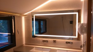 Miroir avec décor sablé